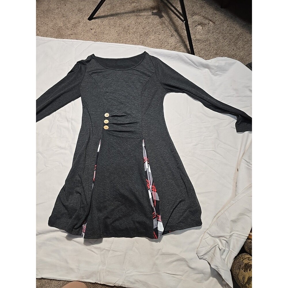 Girls Gray & Red Plaid Dress 3/4 Sleeves Size M With decorative Buttons GC , NT